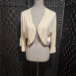 Lane Bryant Cream Women's short Shrug w ruffle on sleeves Sz 14/16